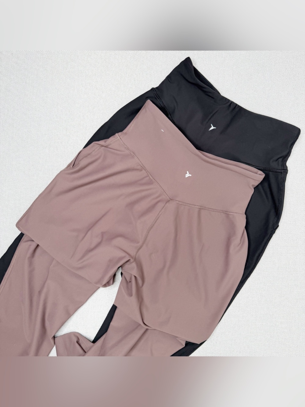 Old Navy Bundle of 2 Pants Elevate Legging Jogger High Rise Go Dry Size Small - Picture 1 of 5